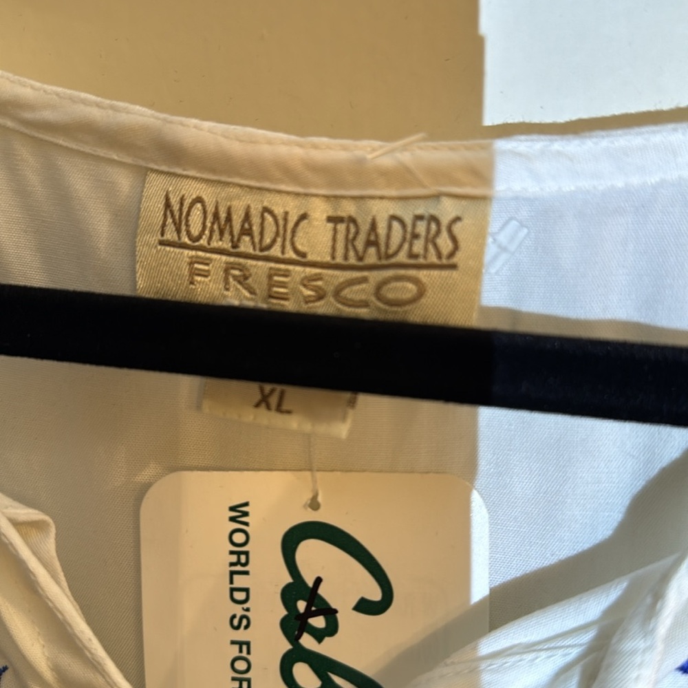 Nomadic Traders White Embroidered 3/4 Sleeve Blouse size extra large - Picture 2 of 9